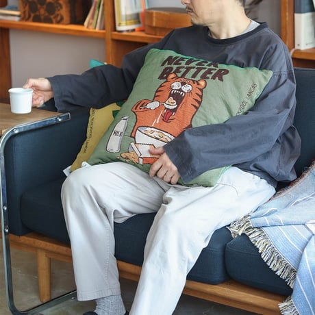 CUSHION COVER / 遊び心のあるメッセージとデザイン / クッションカバー / SICK , NEVER BETTER , BEER LOVER , COFFEE HOLIC