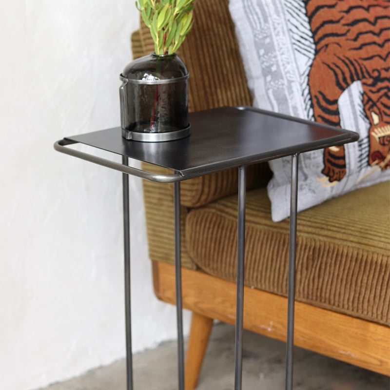 INDUSTRIAL SIDE TABLE / 無骨なインダストリアルデザインの
