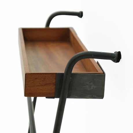 Mahogany wood × Iron Tray hanger / お好みの場所で便利に使えるラダートレイハンガー