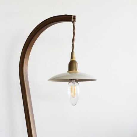 中間スイッチ付ソケットコード / E17 プラグタイプ  / コードの長さは約2m50cm / AXCIS  HS2389 /  Wood Bracket BOON