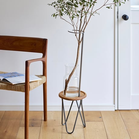 IRON × WOOD Display table & flower stand / 枝を支えるスタンドが付いた花台