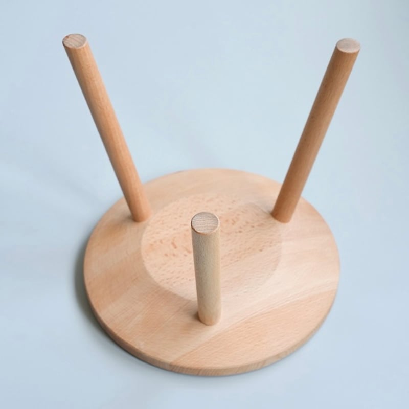 3 legs stool round / H250mm / 洗練された3本レッグの木製スツール