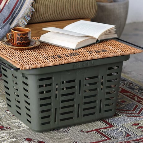 FOLDING RATTAN TABLE / BY THE AROROG / 折り畳みスタンドとラタン製の天板を合わせたサイドテーブル。