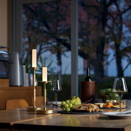 Tempo LED-table lamp / シンプルな中に高級感の漂うスタイリッシュな充電タイプのポータブルLED照明 / テーブルランプ