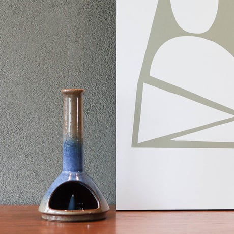 INCENSE STAND CHIMNEY / 暮らしの景色にすっと溶け込む、やさしい佇まいの磁器製お香立て / BROWN , BLUE