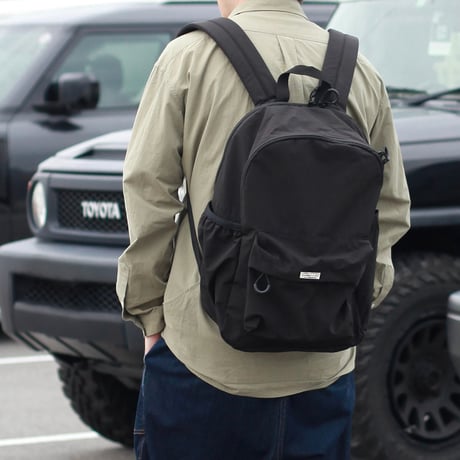ＳＴＡＮＤＡＲＤ ＢＡＣＫＰＡＣＫ / BLACK / 撥水加工を施したナイロン製 / バッグパック リュック / サイズ w310×d160×h400mm
