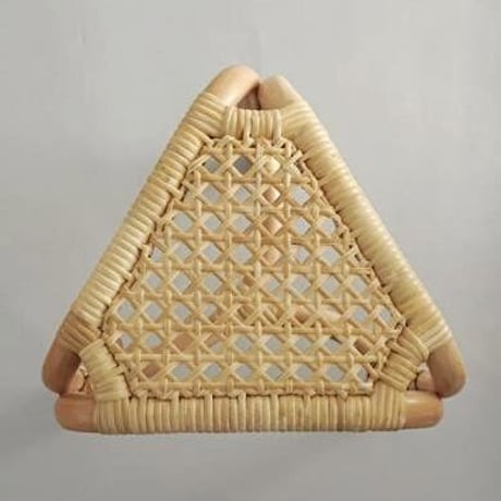 RATTAN STOOL by tuttu / ラタンスツール 三角 / 椅子 / リビング ダイニング チェア / 素材 籐 ラタン / サイズ/ 約w360×d320×h450mm