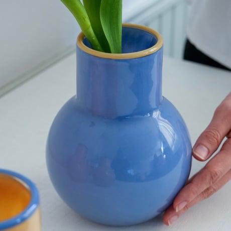 GRASS VASE 03 / Mサイズ /  花をいけてない時もオブジェや雑貨のような存在感でインテリアに個性をプラス
