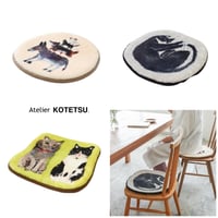 CHAIR PAD by Atelier KOTETSU / 色彩豊かで生き生きとした動物たちのイラストは見ているだけで元気を与えてくれるチェアパッド