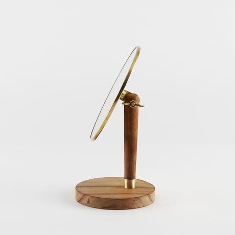 覗くたび優雅な気分にしてくれるオーバルスタンドミラー / Brass + wood  / アカシアウッド / STAND MIRROR by Horn please