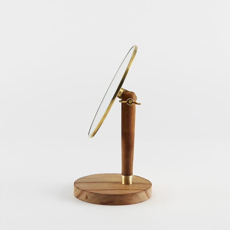 覗くたび優雅な気分にしてくれるオーバルスタンドミラー / Brass