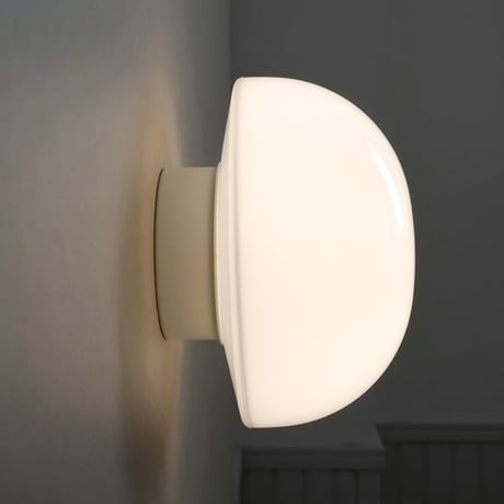 Joo bracket light / クラシカルさと現代的な雰囲気を併せ持つブラケットライト / WHITE , GRAY / E17 取付ビス付 / E17口径 / LED電球専用