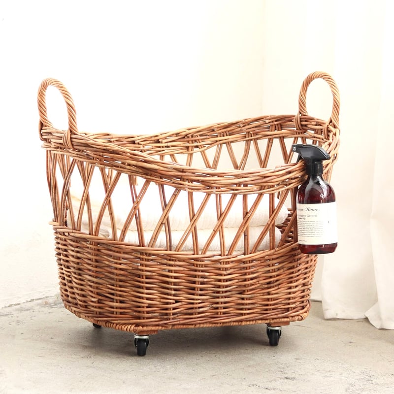 RATTAN BASKET + CASTER / キャスターが付いた大きなハンドル