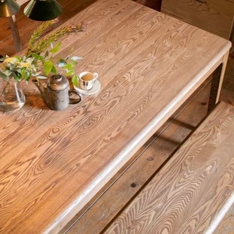 DINING TABLE /タモ無垢材の木目が美しく滑らかな質感のダイニングテーブル / 135cm幅 , 180cm幅 ダイニングテーブル