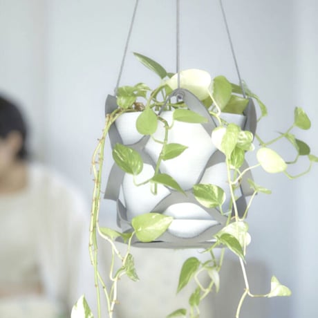枝垂れ植物などを雰囲気良く楽しんでいただくためのプラントハンガー / プラントハンガー / ヴィーガンレザー / Horn please made