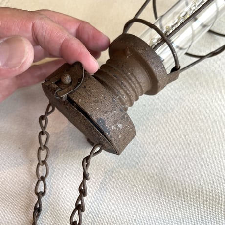 VINTAGE CHAIN  LAMP / アイアン ヴィンテージ ランプ  LED電球ランプ/ 単3電池2本使用（別売） ハンギングランプ