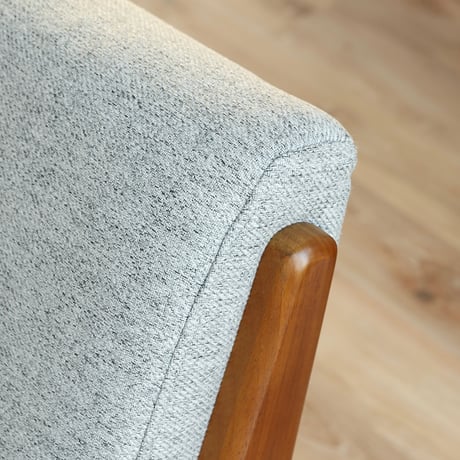 fabric sofa 02 / 滑らかで美しいフォルムの2人掛けソファ / スチールレッグ / ラバーウッドフレーム