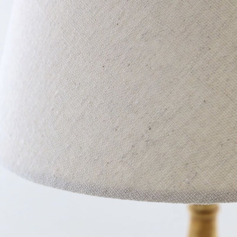 クラシックなウッディブラウン テーブルランプ / ナチュラル