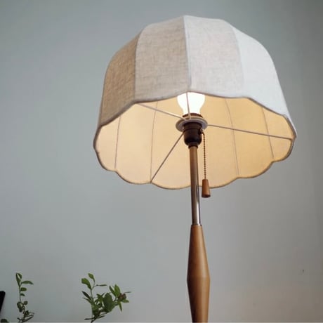 FLOOR LIGHT / Lisette by INTERFORM / ビンテージ感あふれる愛らしい佇まい / フロアライト サイズ : φ38.5 x H152.5 cm