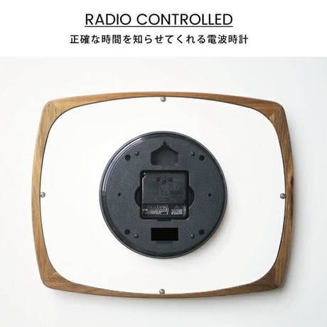 角のとれた四角形がおしゃれな 電波時計 / ライトブラウン / 北欧シンプル / 掛け時計 / 壁掛け時計 家具のような丁寧なしつらえのウッドフレーム INTERFORM