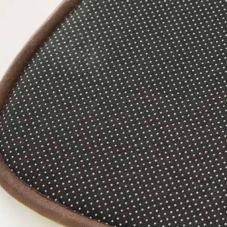 CHAIR PAD by Atelier KOTETSU / 色彩豊かで生き生きとした動物たちのイラストは見ているだけで元気を与えてくれるチェアパッド