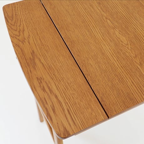 Dresser + Stool / オークの美しい木目のデスクにもなるドレッサーとスツール / コンパクト設計 / ミラー収納