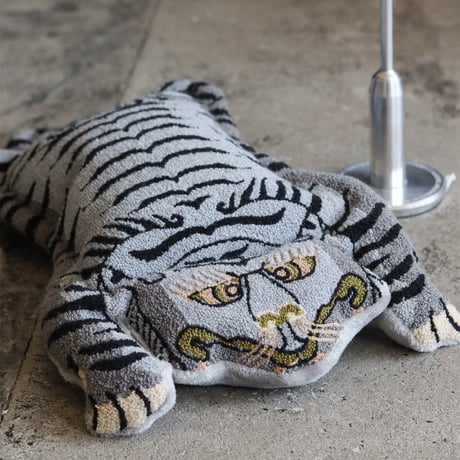 PLUMP ELECTRIC HOT WATER BAG & CUSHION TIGER / プランプ充電式湯たんぽ＆クッションタイガー  / YELLOW , GRAY