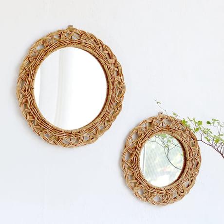 UTILE NAIL FLOWER MIRROR  / オブジェのように存在感があり、使っていない時もつい眺めたくなるアートのような美しいフラワーミラー / 鏡 / 壁掛けミラー /