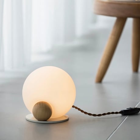 Kietoa TABLE LAMP / 愛でて楽しめるオブジェのような存在のテーブルランプ