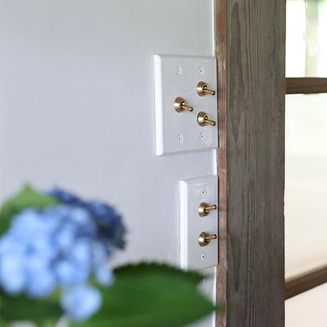 WHITE CERAMIC SWITCH / セラミック製 /トグルスイッチ / 1スイッチ - 4スイッチ / セラミックプレート トグルスイッチ