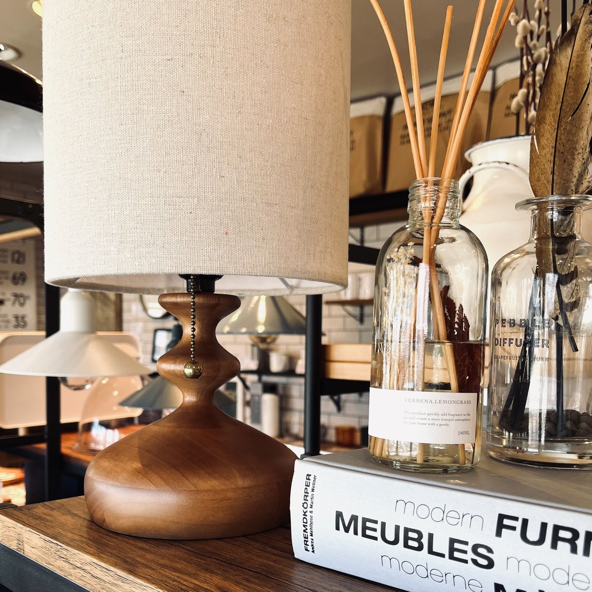 ライトウッドのシンプルテーブル ライトウッドのシンプルテーブル