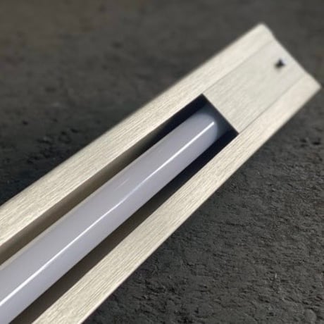 FLOOR LIGHT TRARES / 飾るだけで垢抜ける 空間を切り取るような直線的なスタイリッシュ照明 / フロアスタンド フロアランプ シアターライト シンプル モダン