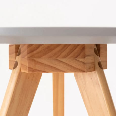 3LEG ROUND SIDE TABLE / ナチュラルな雰囲気を演出してくれる円形テーブル / PINE WOOD