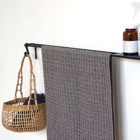 REN W RAIL towel HANGER / スタイリッシュながら緊張感を与えない心地よさ / ワイドサイズ / タオルハンガー