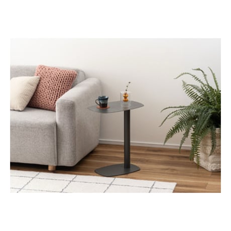 MAT STEEL SIDE TABLE / 無駄のないシンプルなデザインがモダンでスタイリッシュなテーブル /