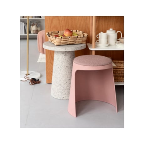 デザイン性と機能性のあるおしゃれなスツール / WHITE , PINK , GRAY , BLACK / スタッキングスツール