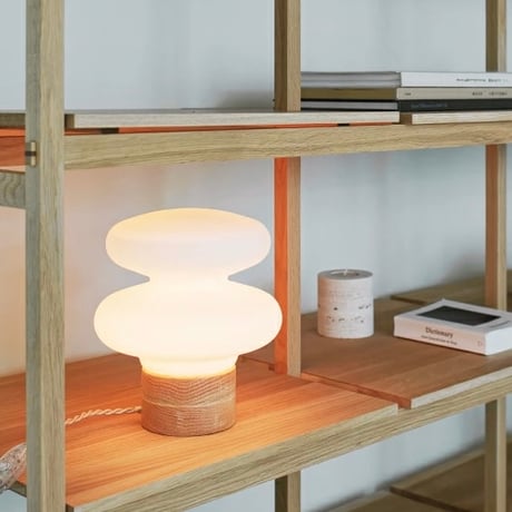 MORDERN TABLE LAMP Monique / 飾るだけで様になるアイキャッチーな存在感のデザイン照明 / white , clear / テーブルランプ