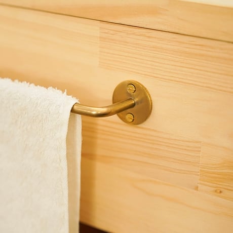 BRASS TOWEL HANGER / S ・ Lサイズ /日々使うごとに経年変化し落ち着いたやわらかい風合いになる真鍮素材のタオルハンガー