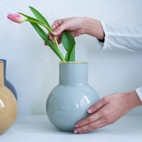 GRASS VASE 03 / Lサイズ /  花をいけてない時もオブジェや雑貨のような存在感でインテリアに個性をプラス