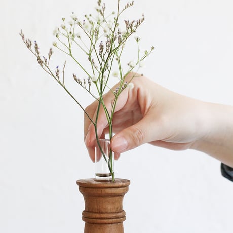 PINE WOOD FLOWER VASE 01 / アンティークのような雰囲気のある木製の一輪挿し
