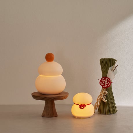 STONE WARE LED LIGHT / 毎年飾れるのが嬉しい 鏡餅のオブジェとしても使える 半磁器のLEDライト/ 雪だるま（2サイズ）電池付 / CR2032
