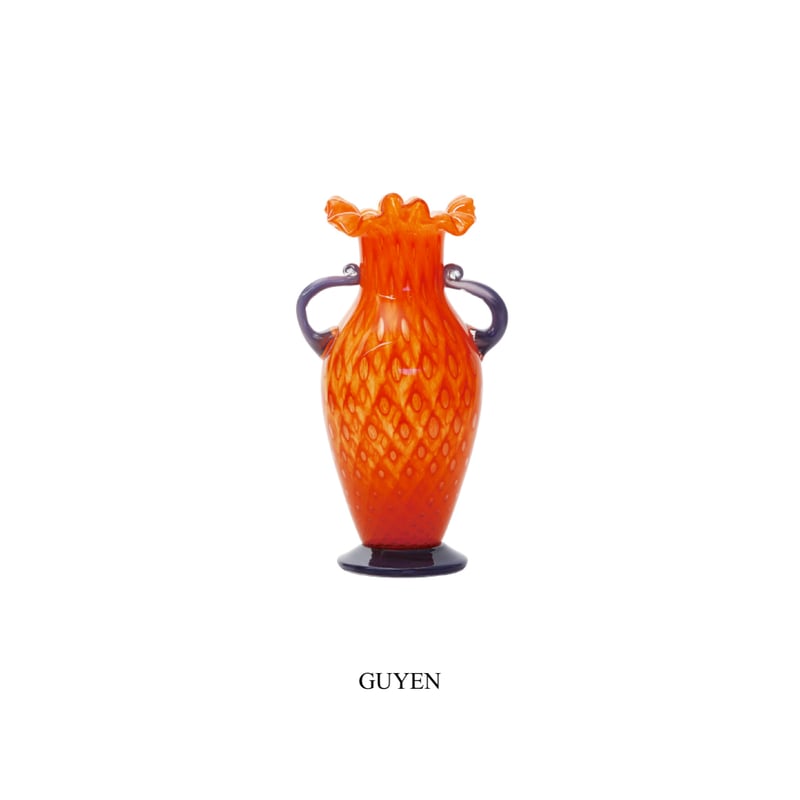 Quyen grass vase / 花を活けてもそのまま置いても美しいデザインの