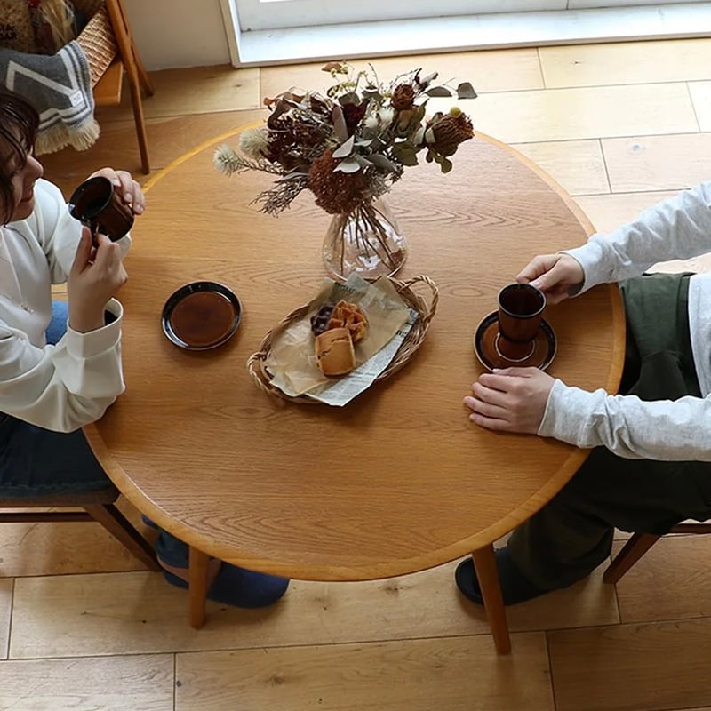 Dining Table 900 / ROUND TABLE / 空間を広く見せる 円形天板の