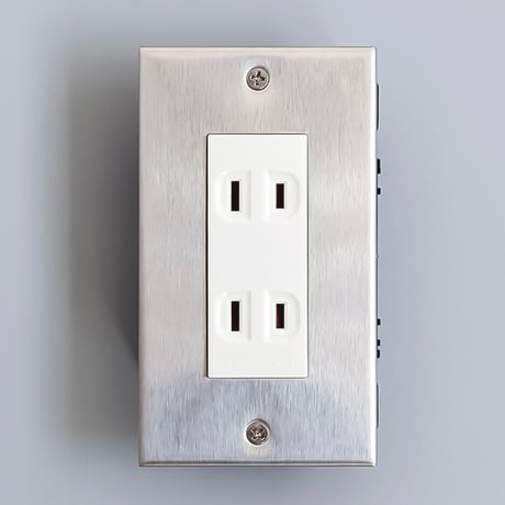 SWITCH PLATE / シンプルで美しい質感のコンセントプレート / STAINLESS , BRASS