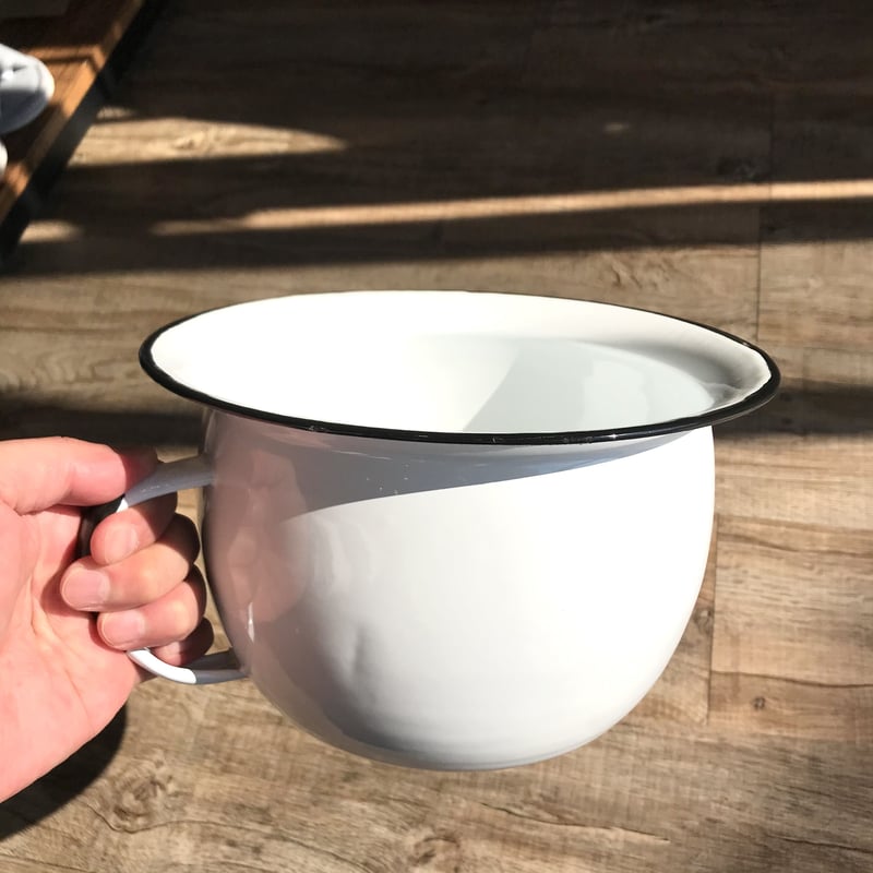 ホーローチャンバーポット / インテリアに映えるフォルムが可愛い琺瑯