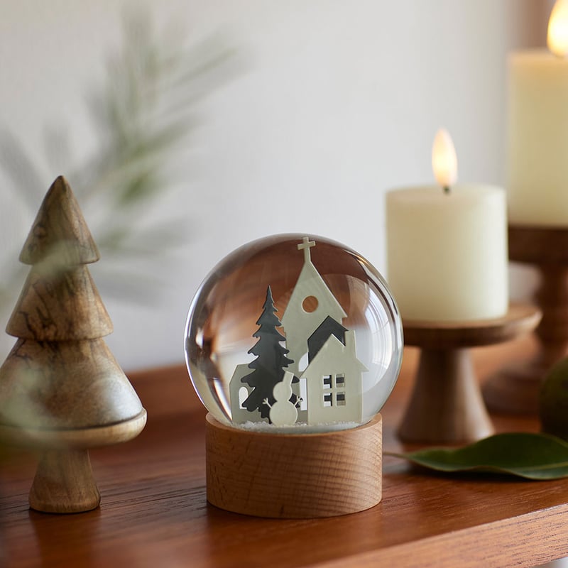 SNOW DOME / 真っ白な雪の中広がる幻想的なスノードーム / 2種類