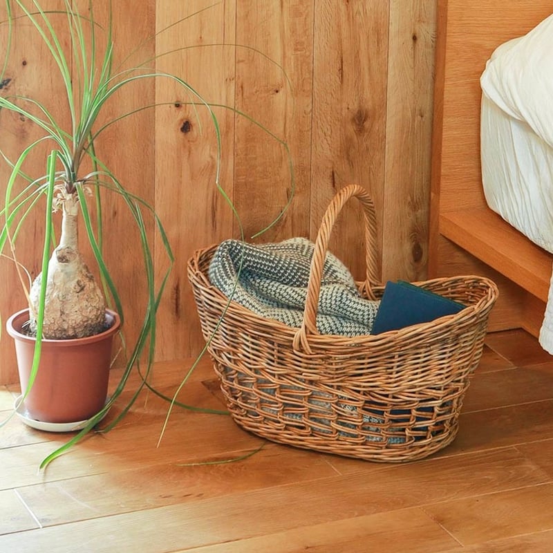 RATTAN RETRO OVAL BASKET / 天然素材の皮付きラタンを贅沢に