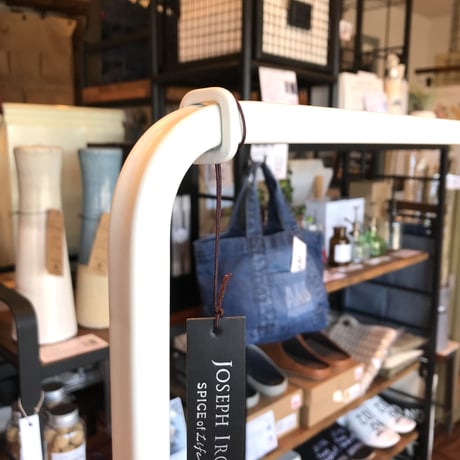 ⚫︎USED FURNITURE スマートな線で構成されたアイアンハンガーラック  ▶︎JOSEPH IRON アイアンハンガー ラック 幅46cm /  サイズ w450×d300 h1445mm