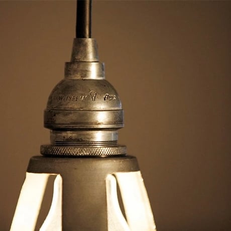 JAIL PENDANT LIGHT / Mサイズ / ビンテージライクなインパクトのあるペンダントライト / ARTWORK STUDIO / 電球選択