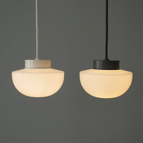 Joo pendant light 60 / クラシカルさと現代的な雰囲気を併せ持つペンダントライト / WHITE , GRAY / E17 コード長60cm